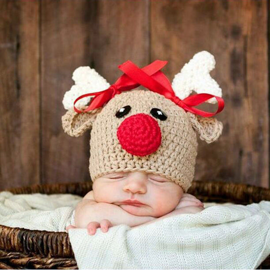 Bonnet de Noël pour bébé avec un nez rouge