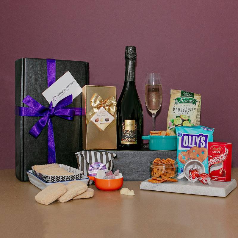 Prosecco and Snacks Hamper: The Ultimate Luxury Gift Experience